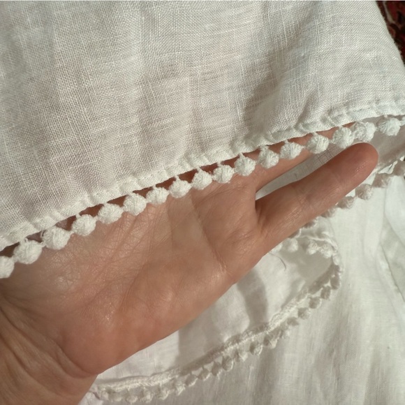 Tahari 100% Linen Tunic Top White Pom Pom Trim V-Neck Beach Minimalist Boho 2X​ - Picture 6 of 7